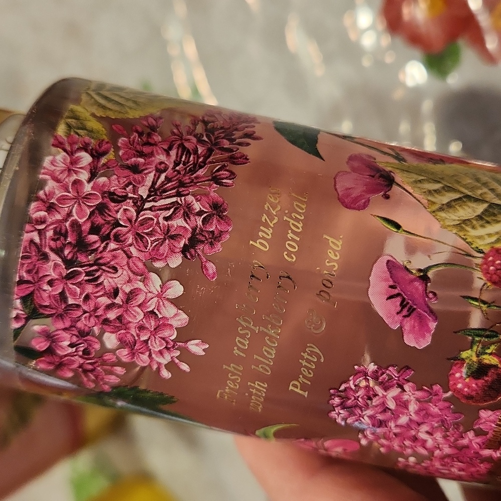 NWT VS DREAMY PETALS 🌺 - Picture 3 of 3